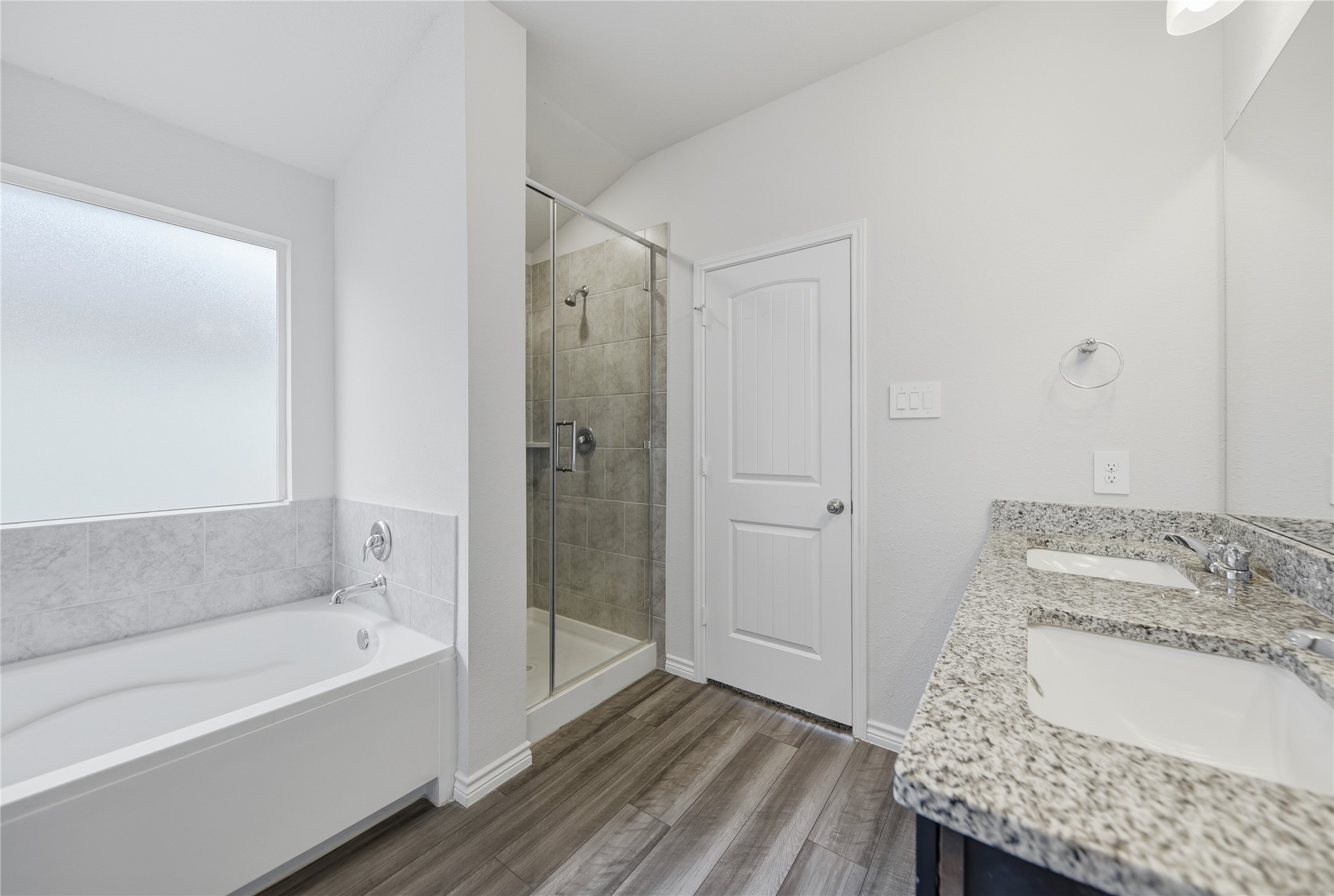 1010 Fannin Street Brenham, TX 77833 - Photo 23 of 30 Master Bath