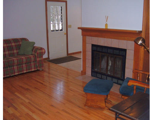 68 A Lawton Road Shirley, MA 01464 - Photo 5 of 6