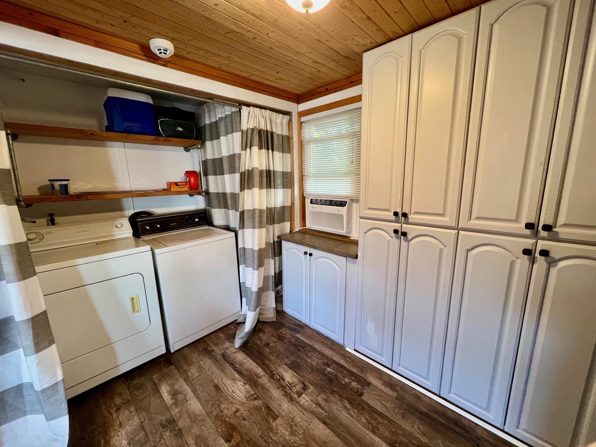 356 Killarney Beach Road Bay City, MI 48706 - Photo 15 of 47
