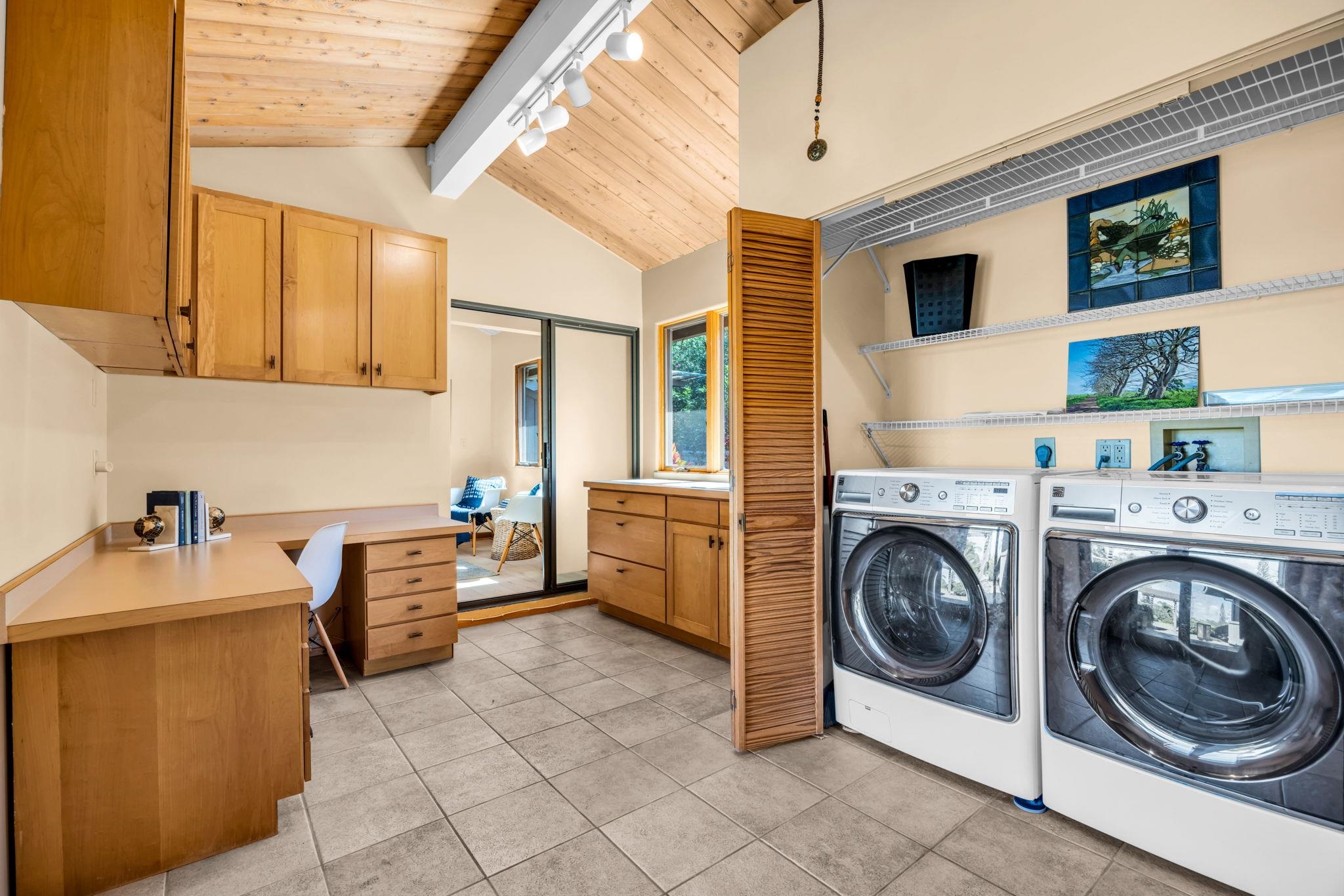 50 Poha Place Makawao, HI 96768 - Photo 37 of 50 a utility room with sink dryer and washer
