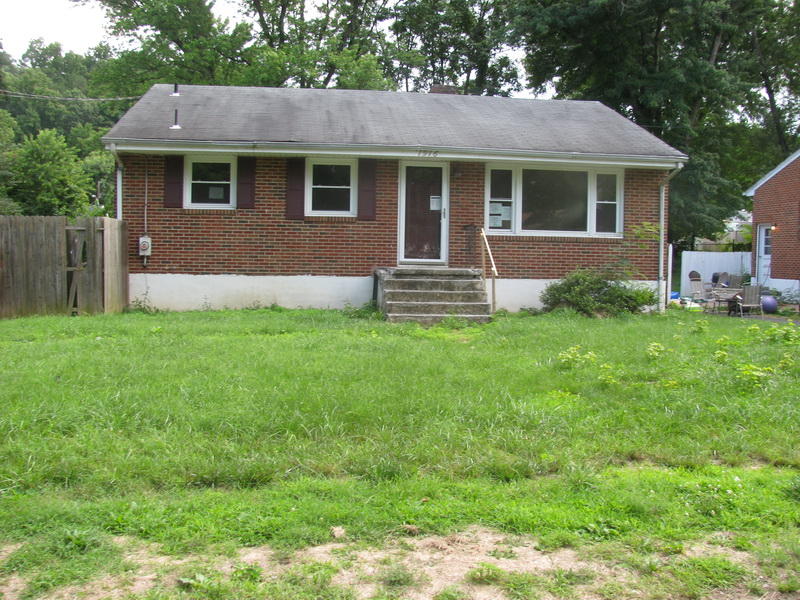 1916 Meadowbrook Road Northwest Roanoke, VA 24017 - Photo 1 of 13 FRONT