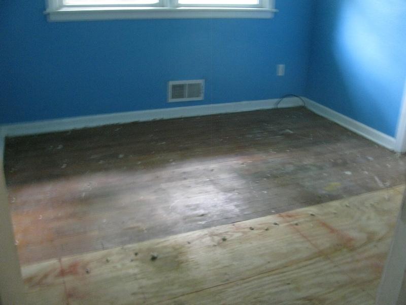 1916 Meadowbrook Road Northwest Roanoke, VA 24017 - Photo 3 of 13 BEDROOM 2