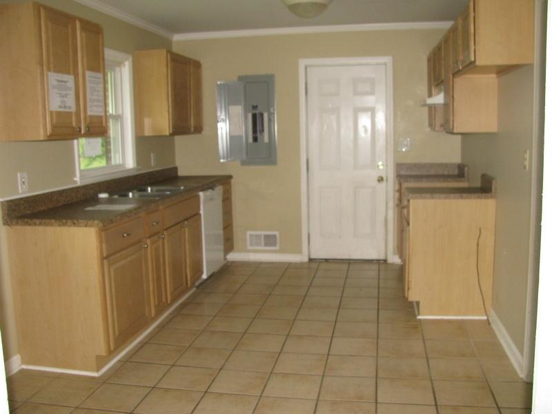 1916 Meadowbrook Road Northwest Roanoke, VA 24017 - Photo 9 of 13 KITCHEN