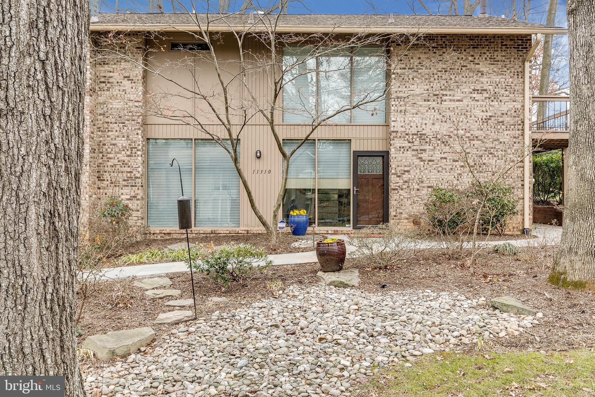 11310 Fairway Court Reston, VA 20190 - Photo 3 of 33 Lush landscaping throughout