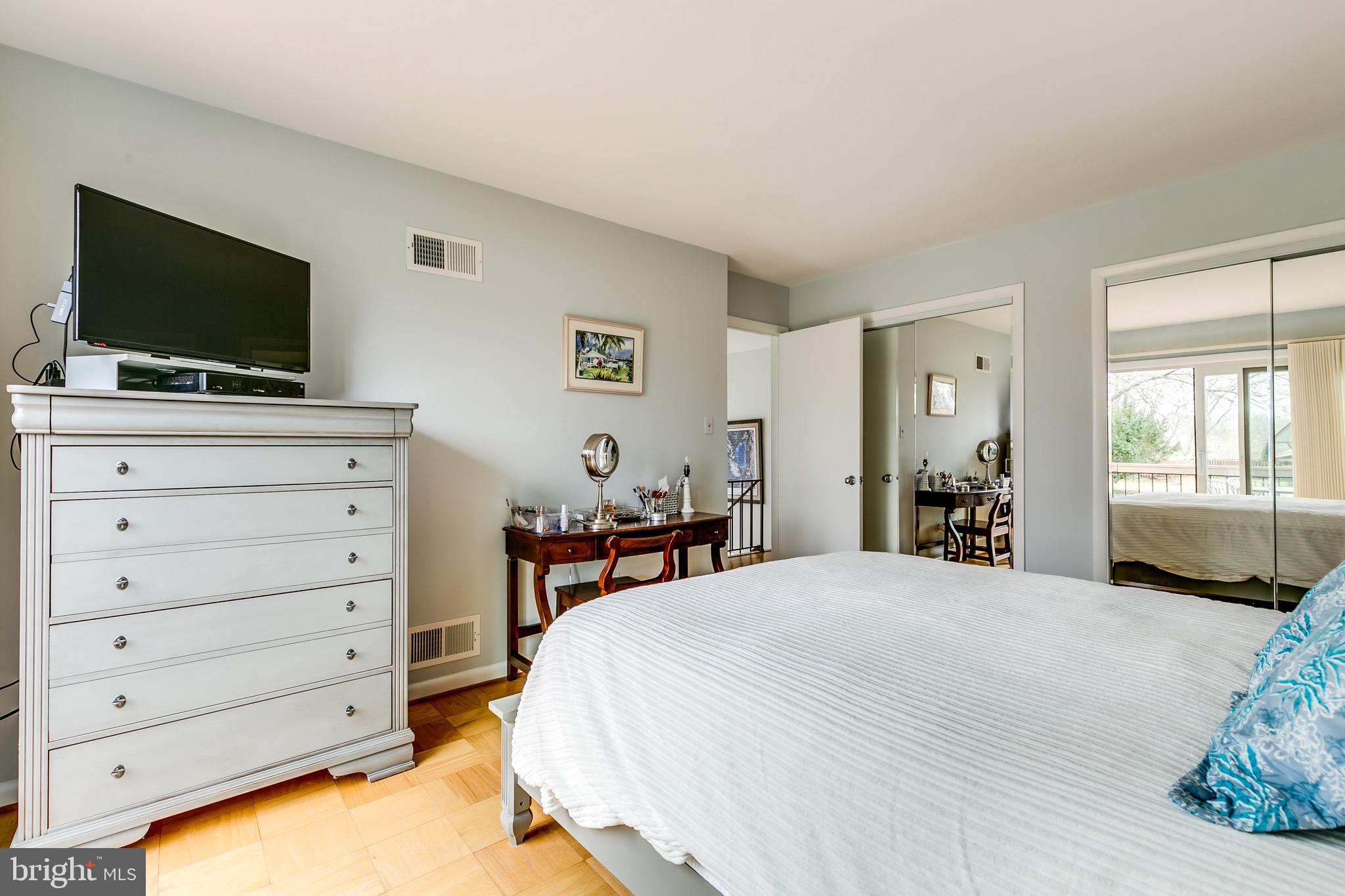 11310 Fairway Court Reston, VA 20190 - Photo 22 of 33 Guest room bathed in natural light
