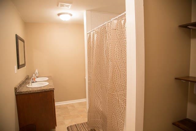 945 West Division Road Huntington, IN 46750 - Photo 11 of 15 Gallery Image 11