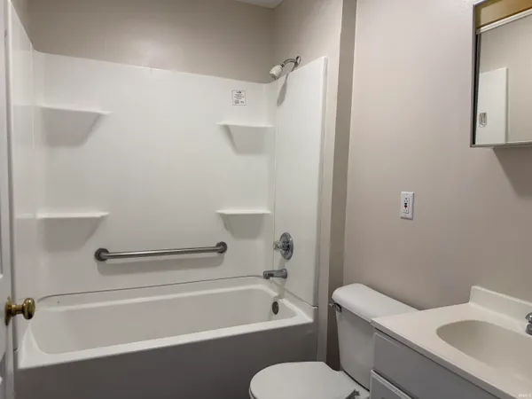 $899,000 | 101 Eastside Lane, Bedford, IN 47421