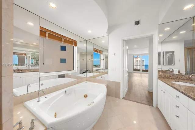 $17,500 | 789 Crandon Boulevard, Unit 1106, Key Biscayne, FL 33149