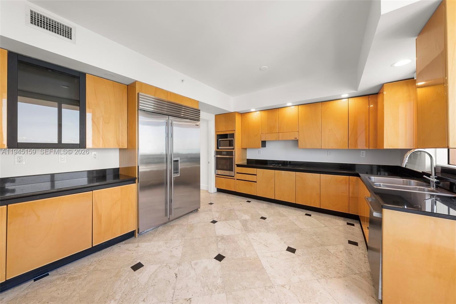 789 Crandon Boulevard, Unit 1106 Key Biscayne, FL 33149 - Photo 3 of 80