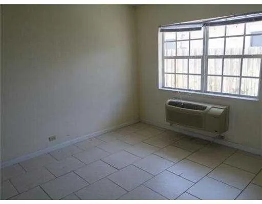 a view of a livingroom with furniture