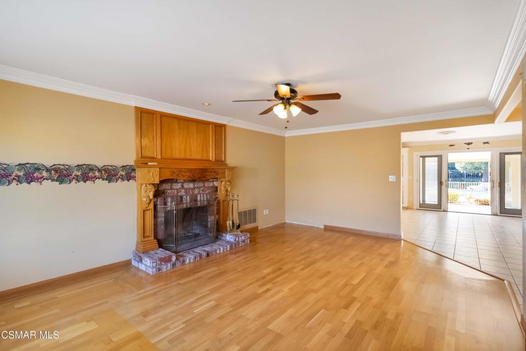 4776 El Prado Street Simi Valley, CA 93063 - Photo 6 of 39