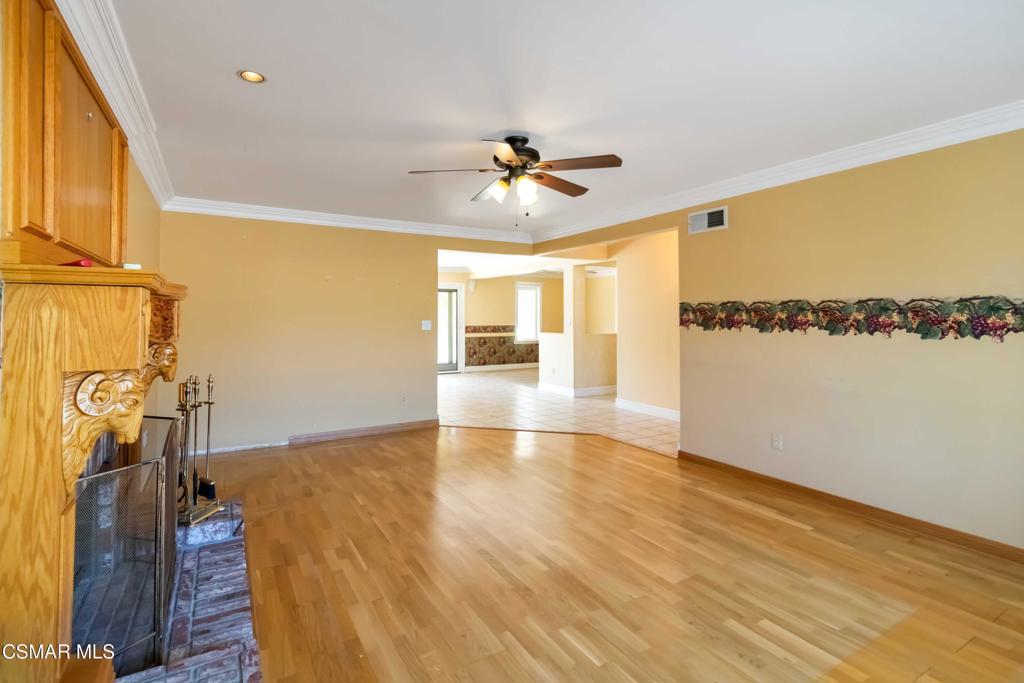 4776 El Prado Street Simi Valley, CA 93063 - Photo 7 of 39