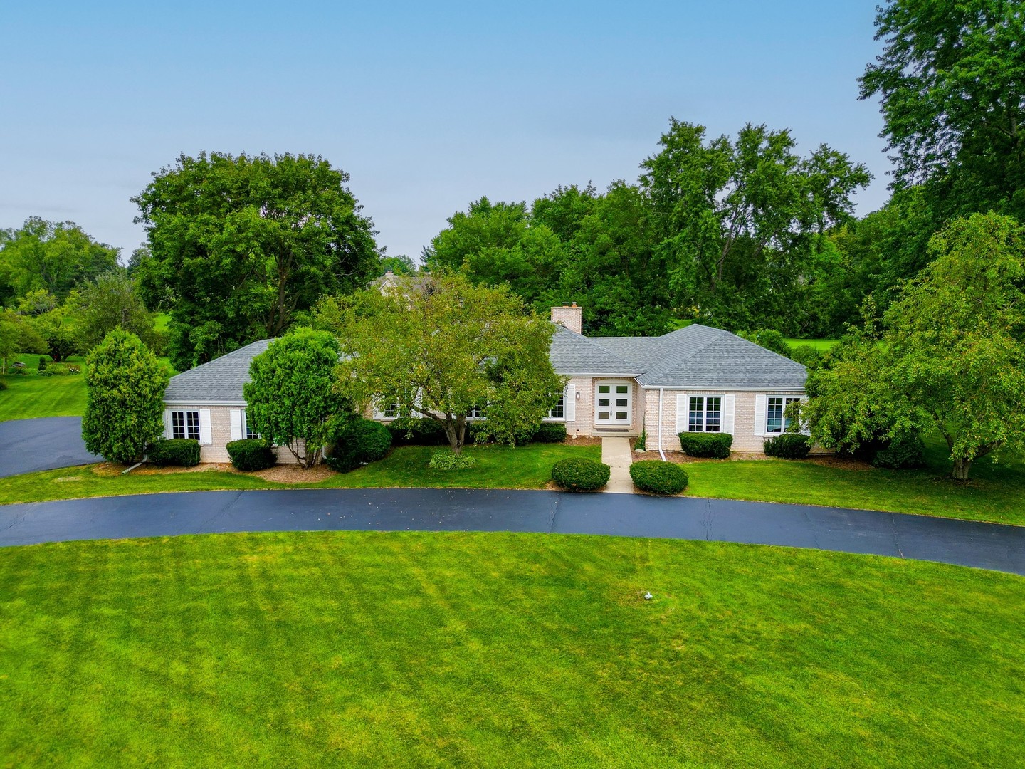 2317 Coach Road Long Grove, IL 60047 - Photo 2 of 34