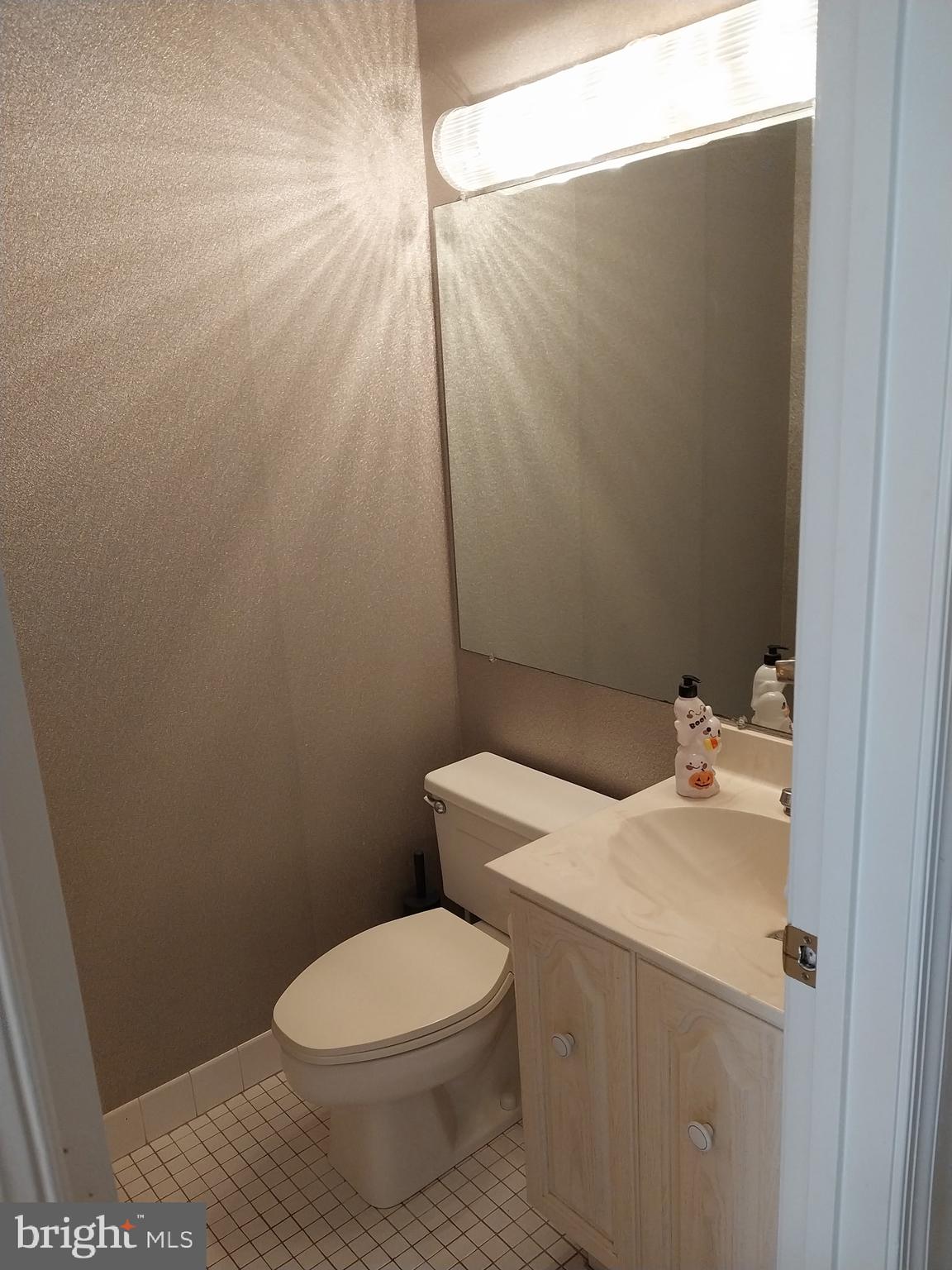 3265 A Sutton Place Northwest, Unit A Washington, DC 20016 - Photo 11 of 17 Powder Rm