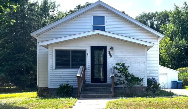 $2,400 | 309 Friant Street, Grand Haven, MI 49417