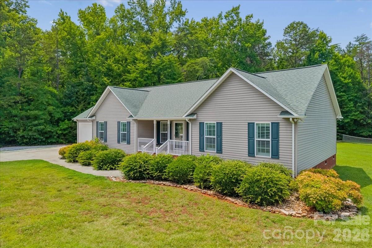 1512 Kinglet Road York, SC 29745 - Photo 1 of 44
