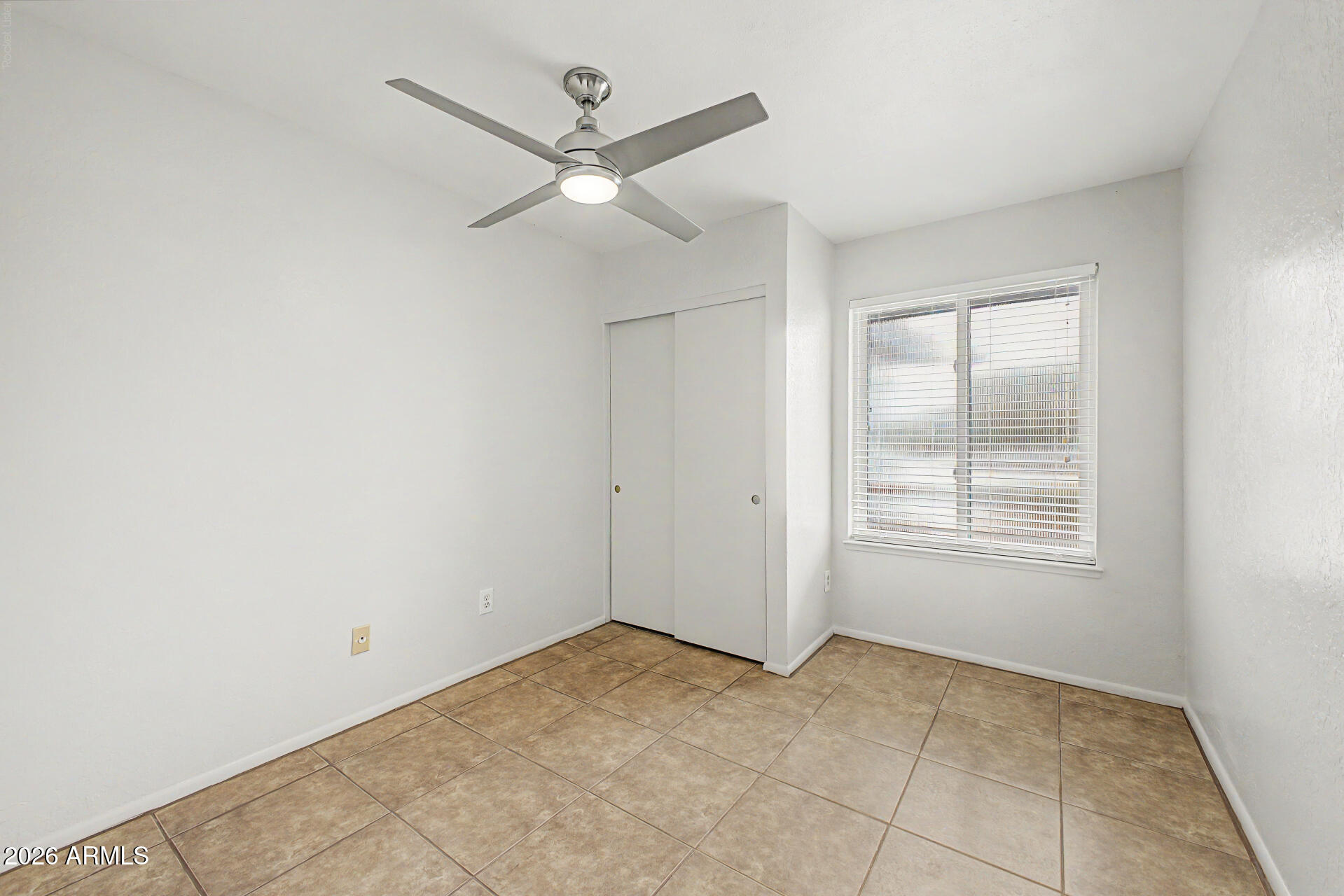 2208 East Hearn Road Phoenix, AZ 85022 - Photo 17 of 29 15 - Hearn