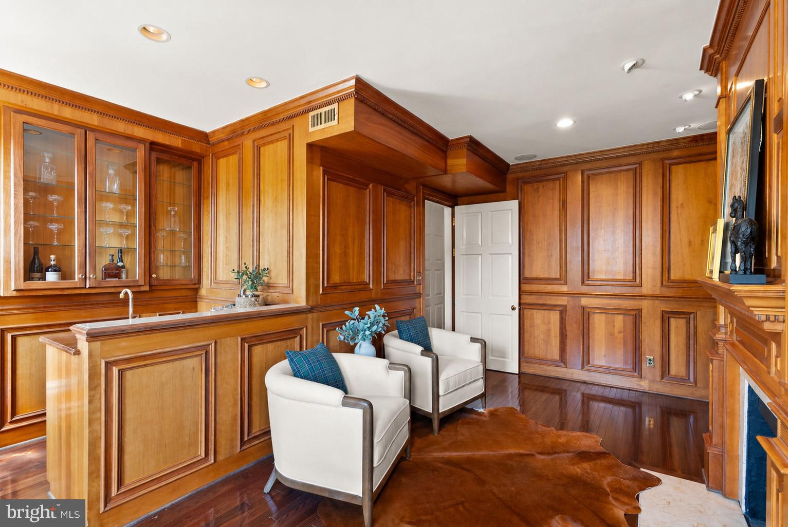 324 E Street Northeast Washington, DC 20002 - Photo 14 of 28 Second Floor Library with Wet Bar