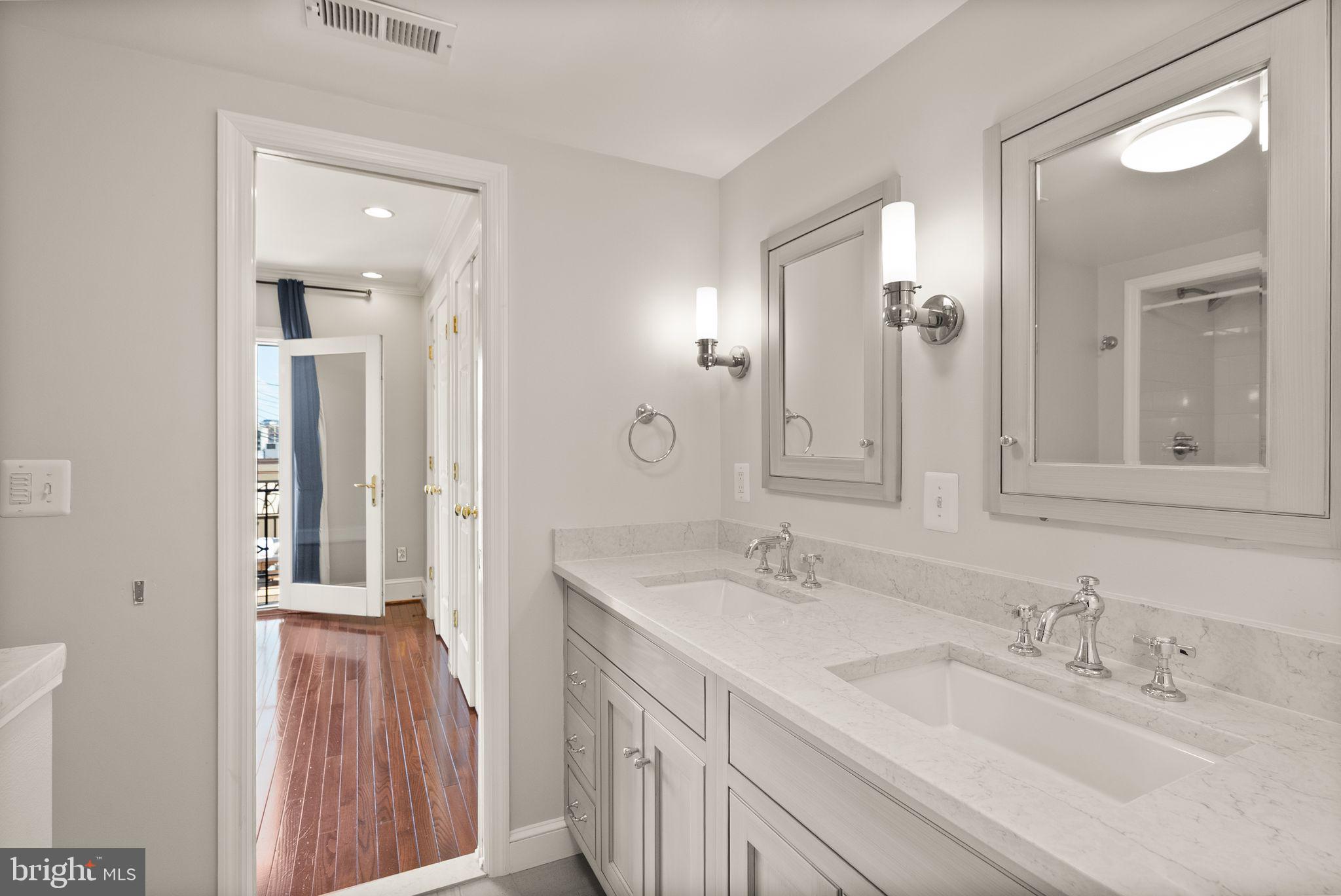324 E Street Northeast Washington, DC 20002 - Photo 17 of 28 Second Floor Connecting Bath