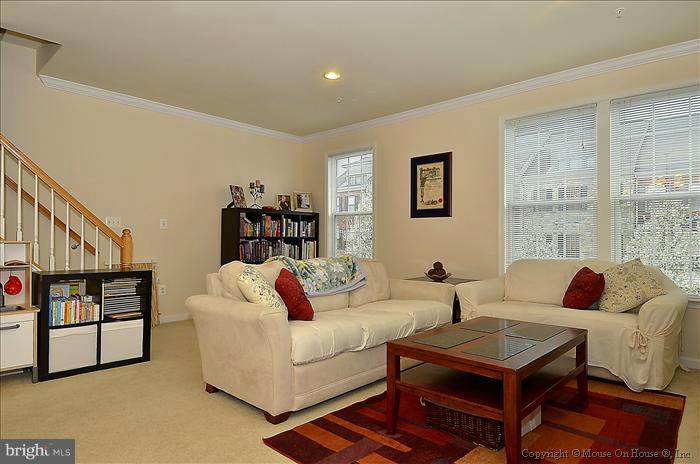 2104 Clark Place, Unit 61 Silver Spring, MD 20910 - Photo 2 of 13 Living Room