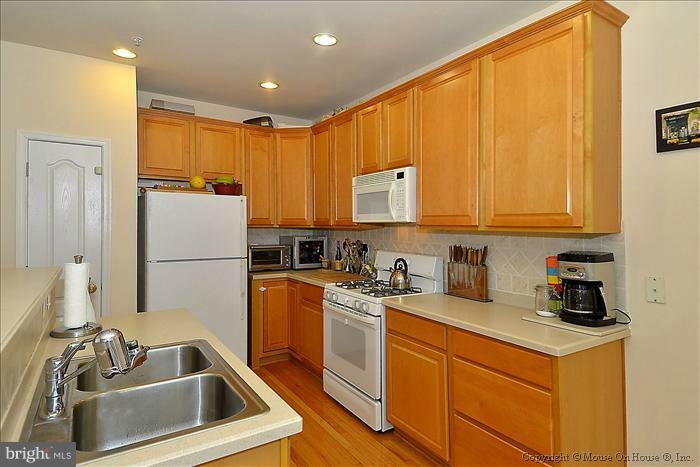 2104 Clark Place, Unit 61 Silver Spring, MD 20910 - Photo 3 of 13 Kitchen