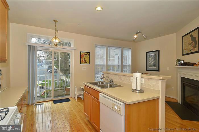 2104 Clark Place, Unit 61 Silver Spring, MD 20910 - Photo 8 of 13 Kitchen