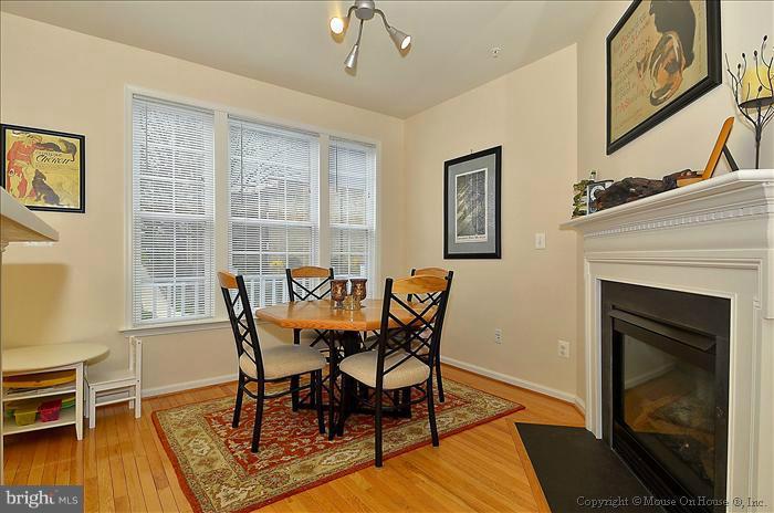 2104 Clark Place, Unit 61 Silver Spring, MD 20910 - Photo 9 of 13 Family Room