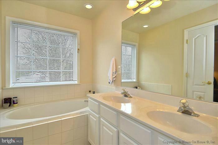 2104 Clark Place, Unit 61 Silver Spring, MD 20910 - Photo 10 of 13 Soaking Tub