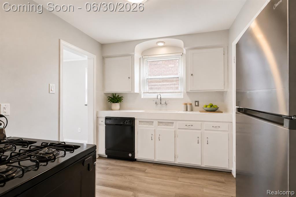 10883 Balfour Road Detroit, MI 48224 - Photo 5 of 30