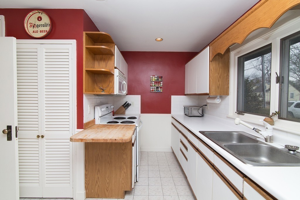 29 Longfellow Road Natick, MA 01760 - Photo 3 of 26