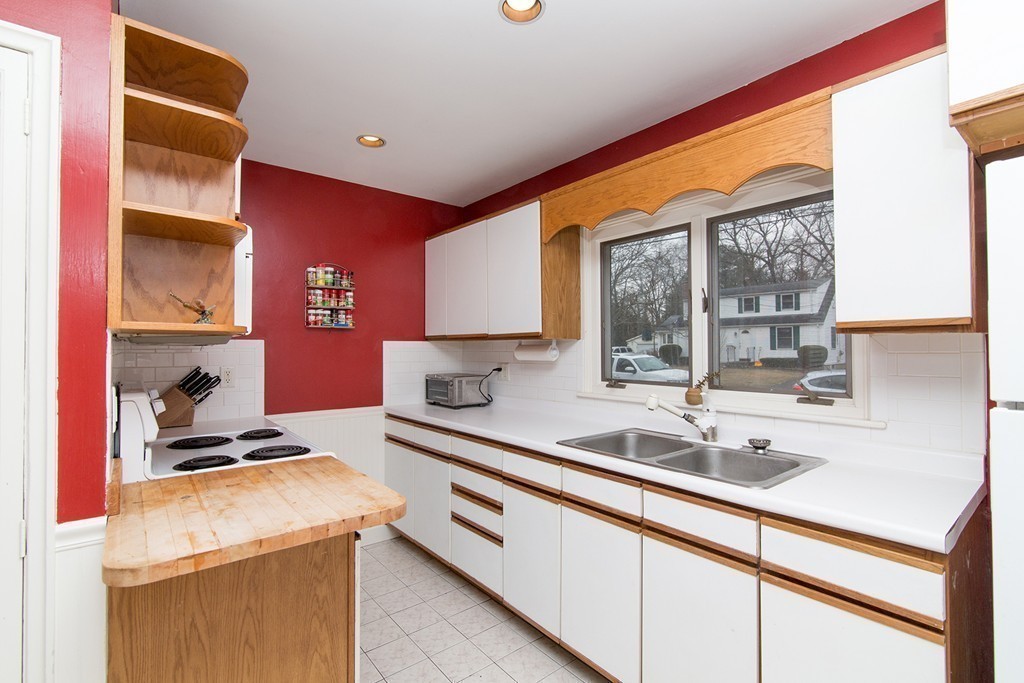29 Longfellow Road Natick, MA 01760 - Photo 4 of 26