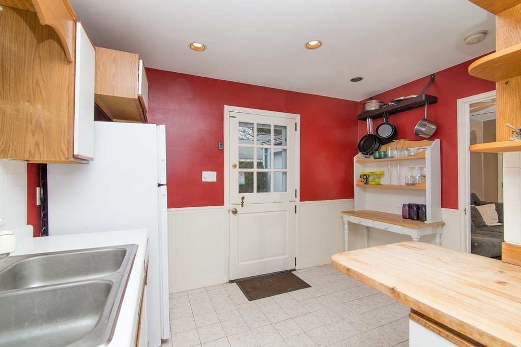 29 Longfellow Road Natick, MA 01760 - Photo 5 of 26