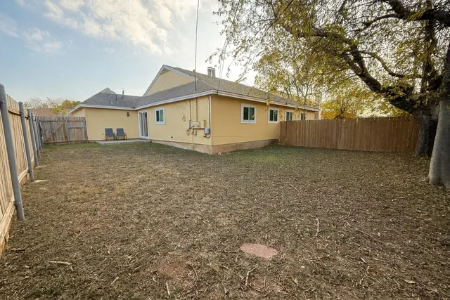 $1,650 | 508 Country Aire Drive, Unit B, Round Rock, TX 78664