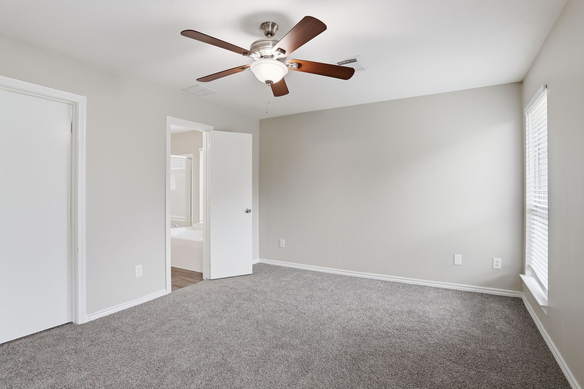 2325 Shady Tree Lane Conroe, TX 77301 - Photo 22 of 46