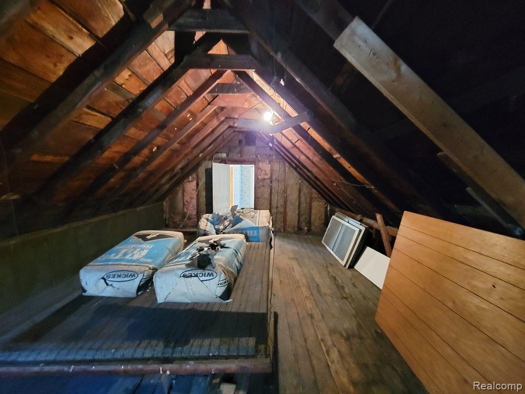 5528 Pratt Road Lapeer, MI 48446 - Photo 54 of 71 Attic area