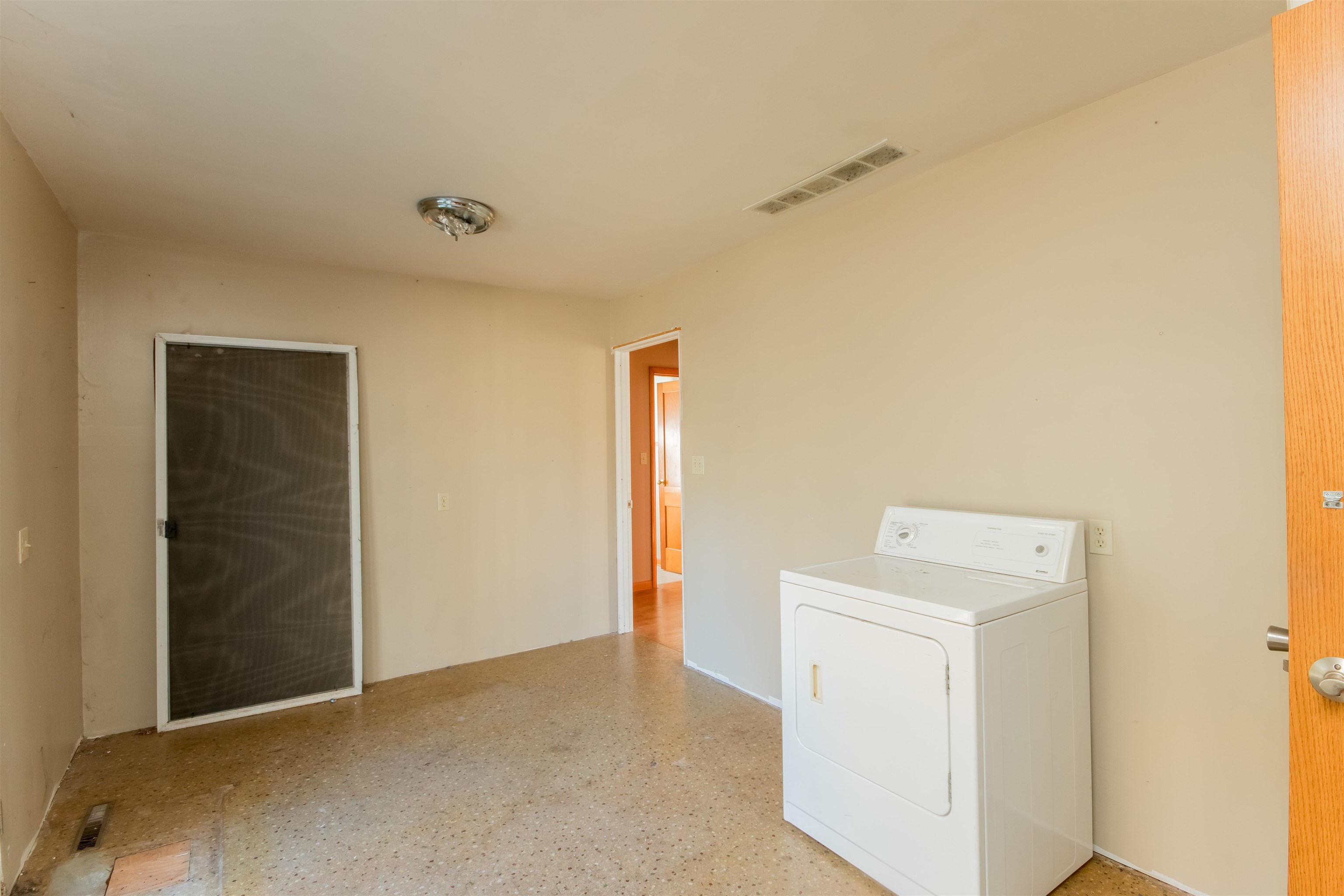 750 West Sherman Avenue Kingman, KS 67068 - Photo 12 of 24