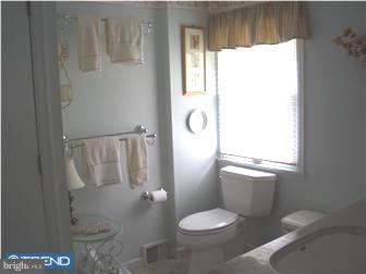 2000 Surrey Road Oreland, PA 19075 - Photo 11 of 12 Bathroom