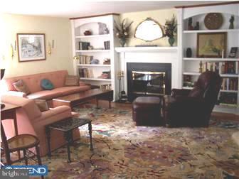 2000 Surrey Road Oreland, PA 19075 - Photo 5 of 12 Great Room