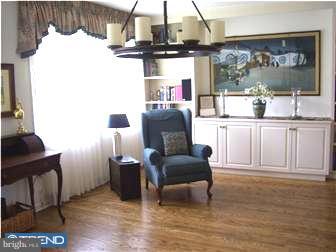 2000 Surrey Road Oreland, PA 19075 - Photo 7 of 12 Living Room
