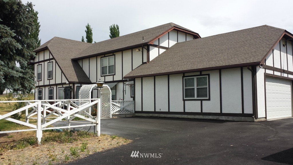 1953 Dodson Road Northwest Moses Lake, WA 98837 - Photo 2 of 24 Gallery Image 2