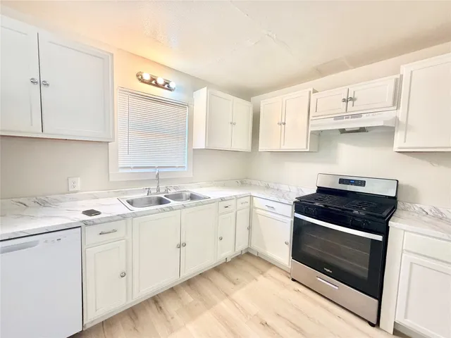 $1,795 | 5330 Wellington Drive, Austin, TX 78723