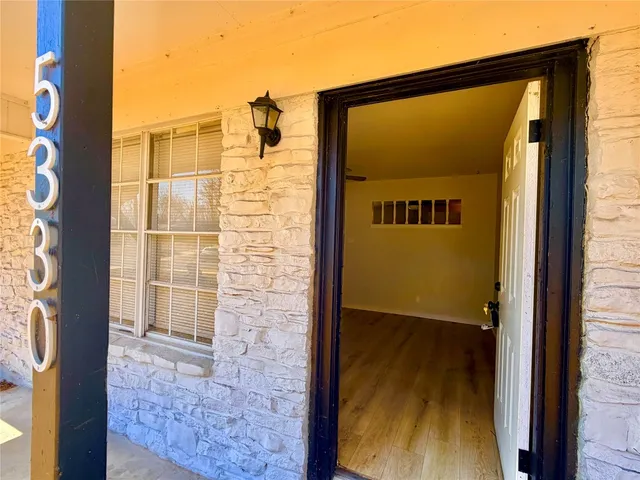 $1,795 | 5330 Wellington Drive, Austin, TX 78723