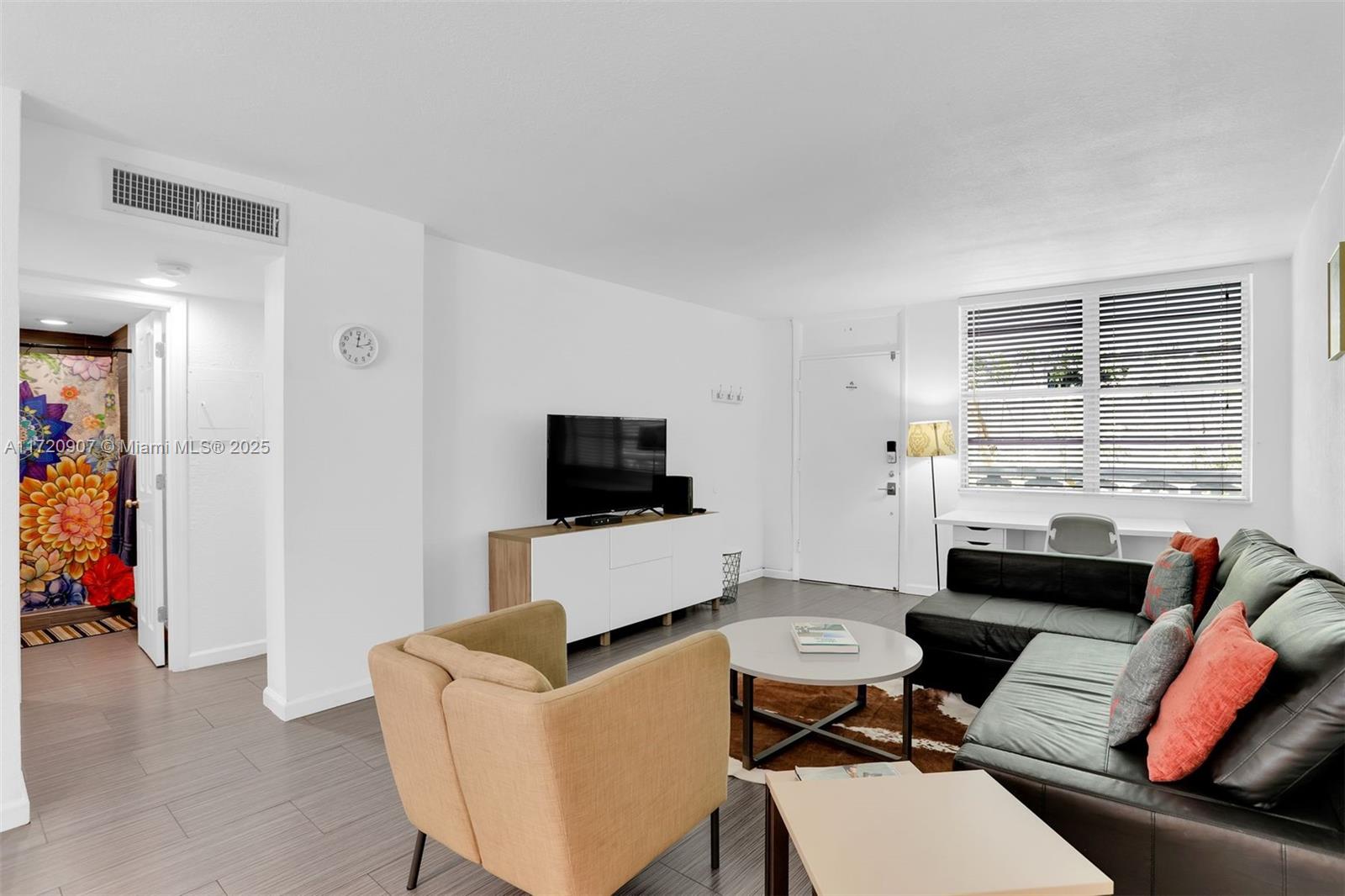 1732 Meridian Avenue, Unit 202 Miami Beach, FL 33139 - Photo 6 of 23