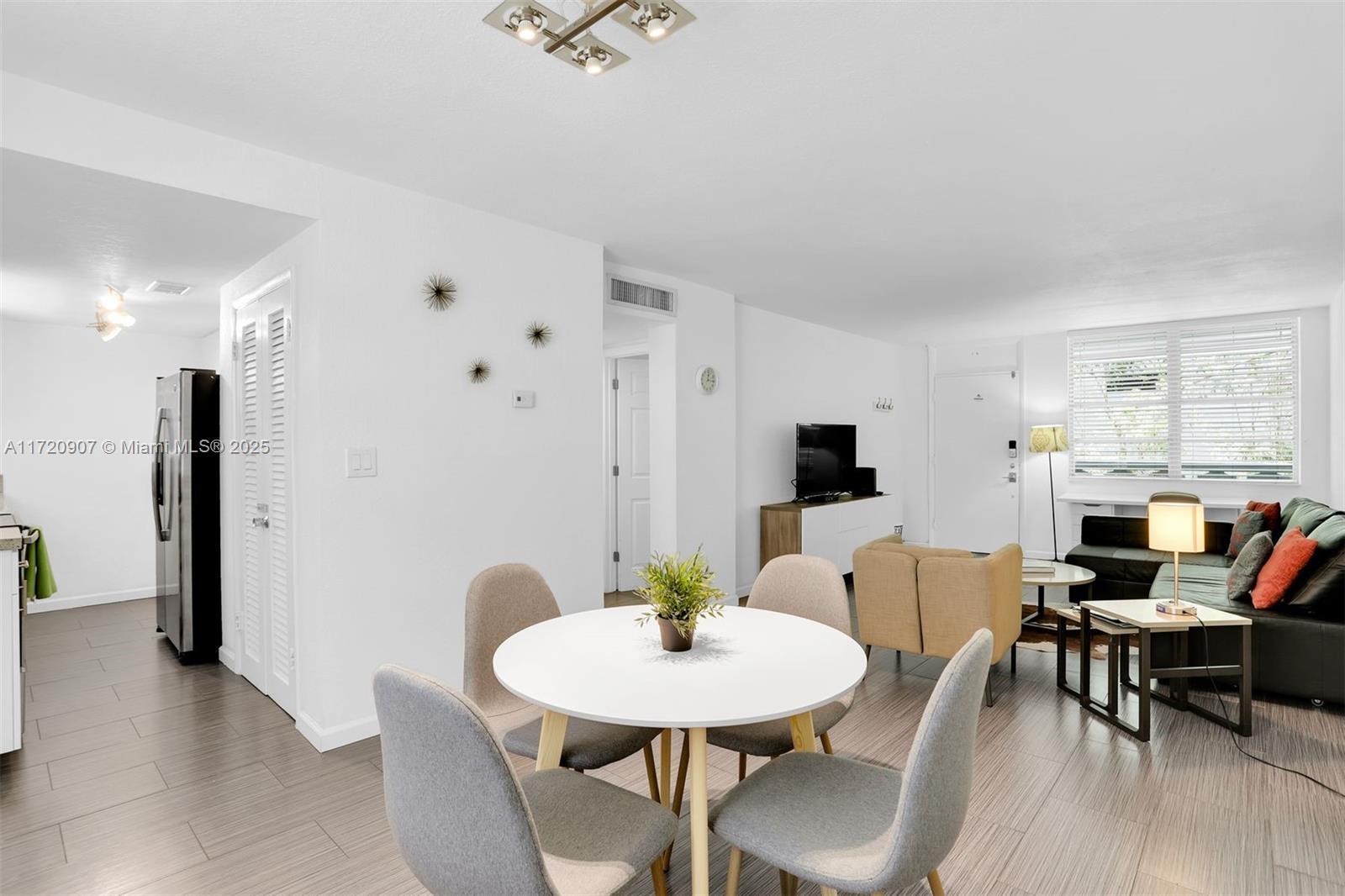 1732 Meridian Avenue, Unit 202 Miami Beach, FL 33139 - Photo 10 of 23