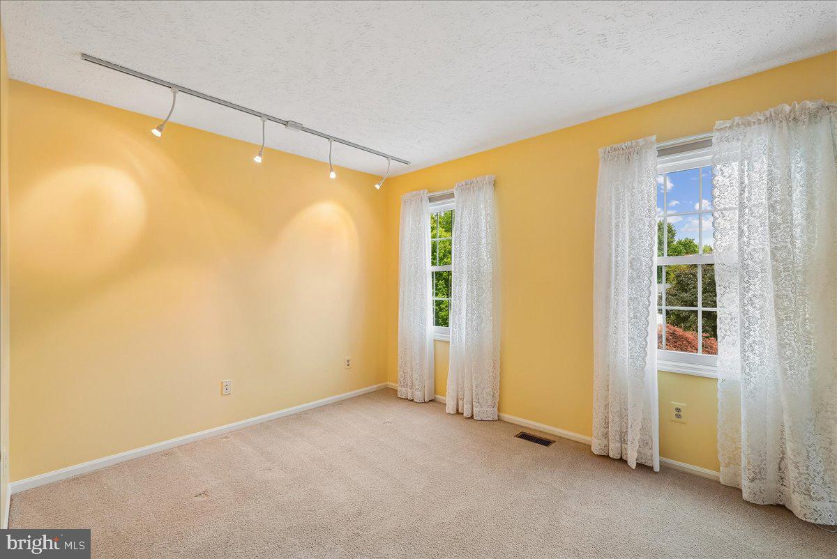 12651 Thunder Chase Drive Reston, VA 20191 - Photo 32 of 60