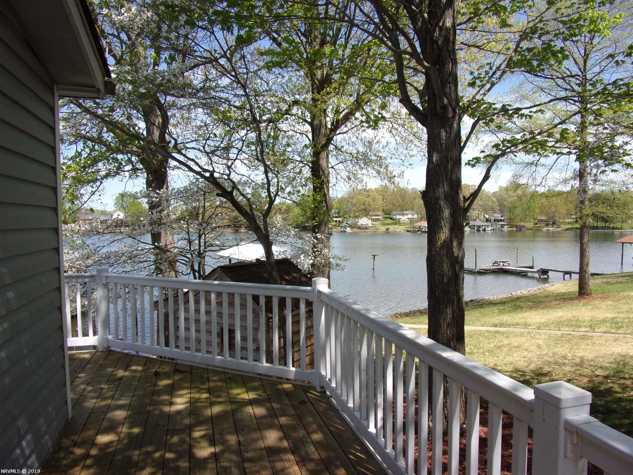 312 Emerald Point Penhook, VA 24137 - Photo 3 of 30 Gallery Image 3