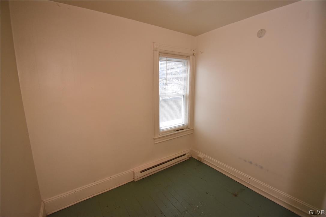 43 South Warren Street Easton, PA 18042 - Photo 11 of 13 an empty room with a window