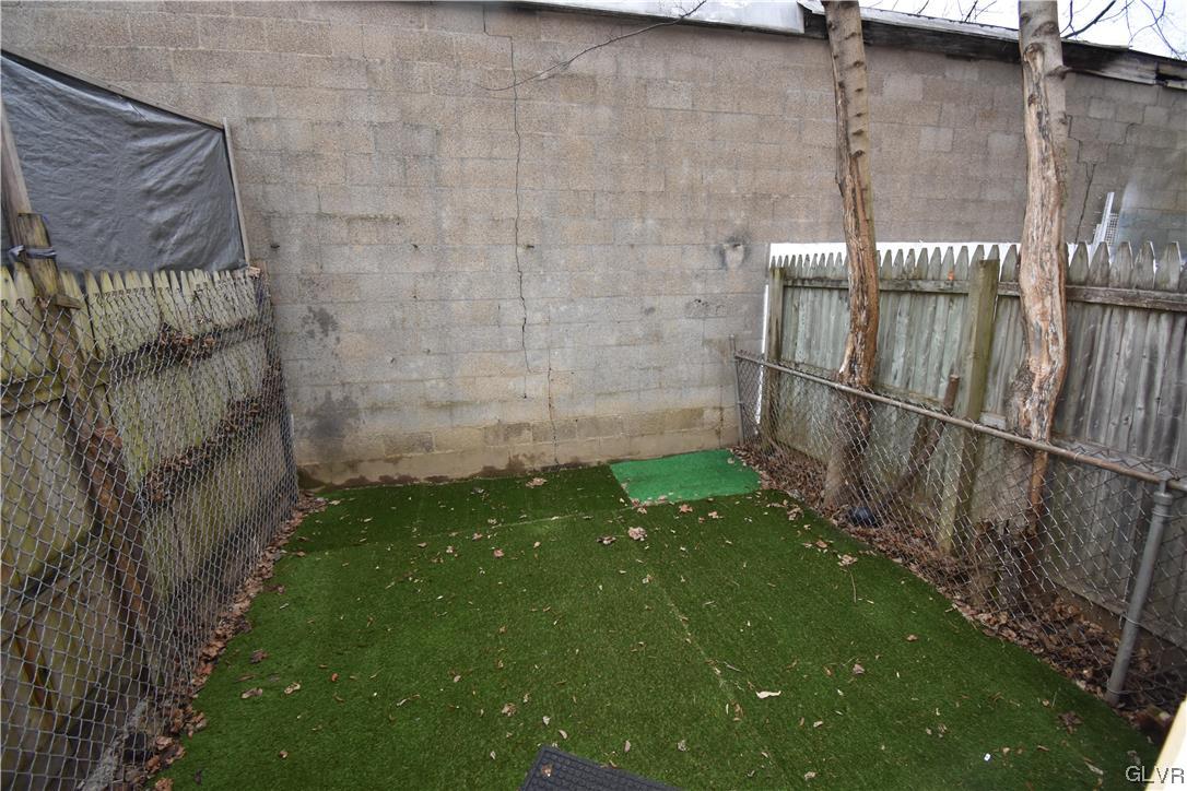 43 South Warren Street Easton, PA 18042 - Photo 3 of 13 a view of yard from a balcony