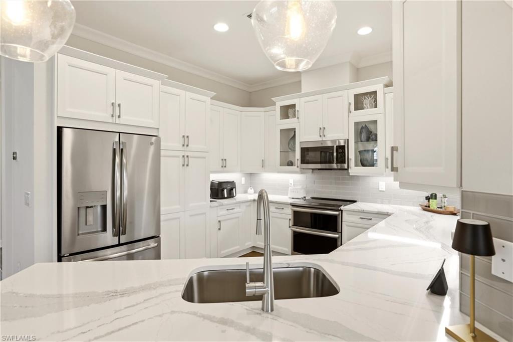 5962 Haiti Drive Naples, FL 34113 - Photo 9 of 48