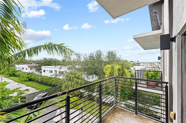 a view of entryway and hall